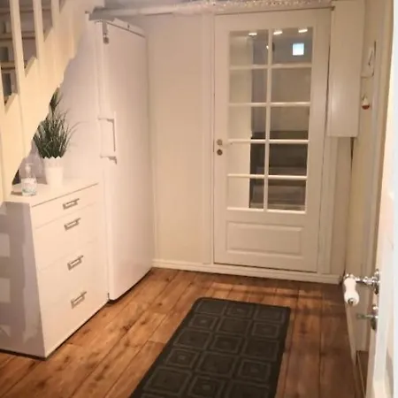 Apartment Sentral Strandleilighet Med Hvalsenter