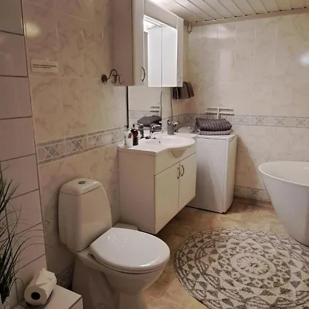 Studioleilighet I Kjeller Ved Stranden Og Hvalsenter Nb Ma Vaskes Etter Endt Leie Eller Betale Rengjoringshjelpen 500 Kr Apartman Andenes
