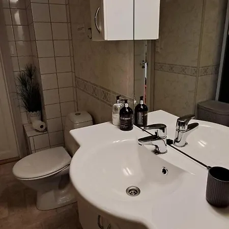 Apartman Studioleilighet I Kjeller Ved Stranden Og Hvalsenter Nb Ma Vaskes Etter Endt Leie Eller Betale Rengjoringshjelpen 500 Kr *