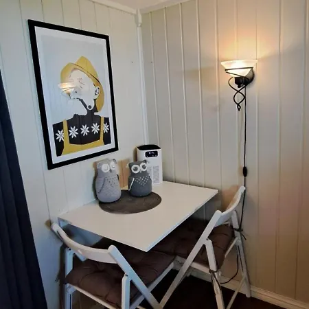 Studioleilighet I Kjeller Ved Stranden Og Hvalsenter Nb Ma Vaskes Etter Endt Leie Eller Betale Rengjoringshjelpen 500 Kr Apartman