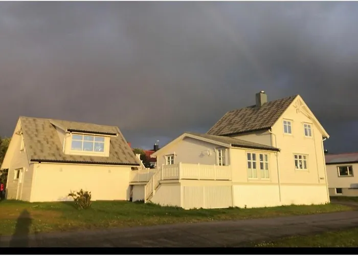 Studioleilighet I Kjeller Ved Stranden Og Hvalsenter Nb Ma Vaskes Etter Endt Leie Eller Betale Rengjoringshjelpen 500 Kr * Анденес